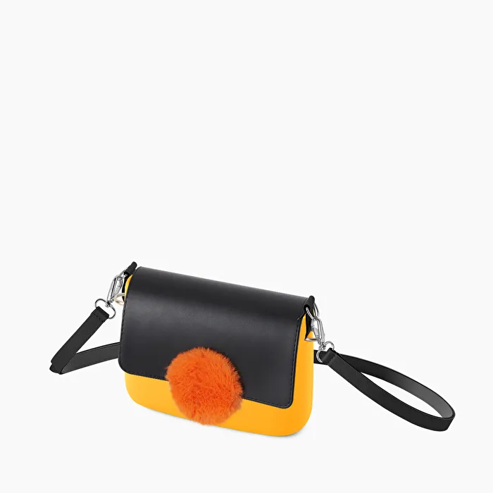 O pocket naranja fluo y cedro